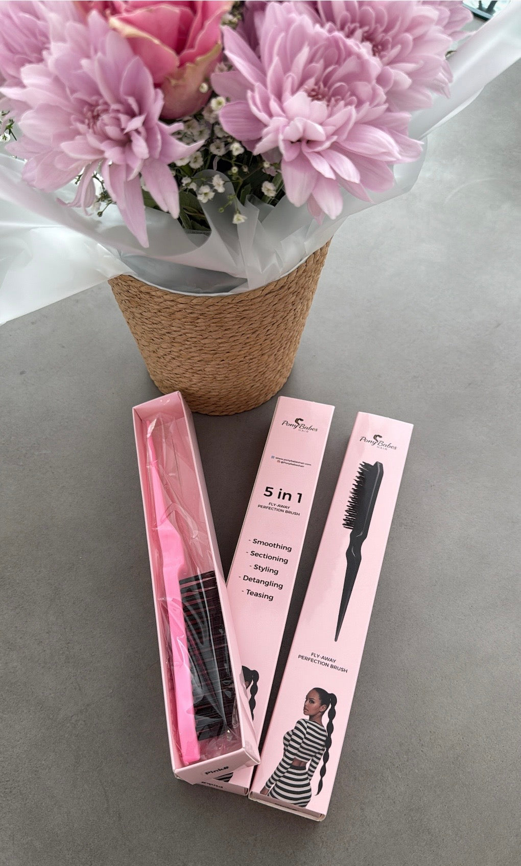 Fly-Away Smoothing Perfection Brush