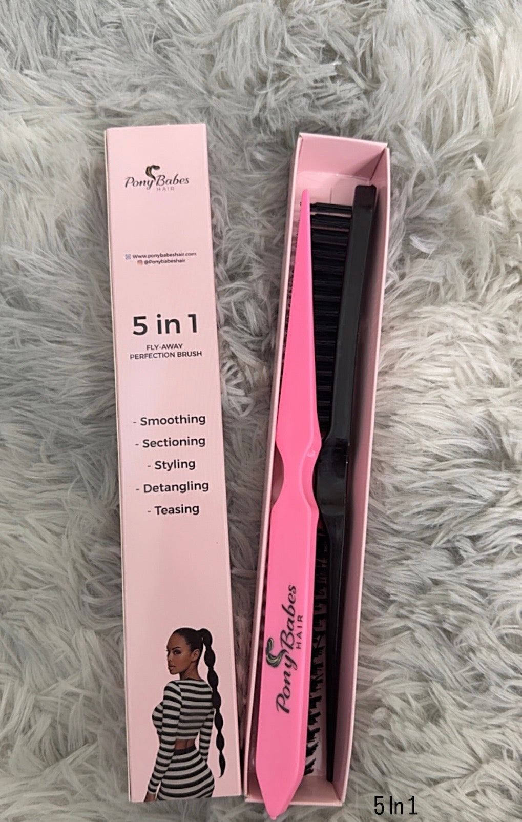 Fly-Away Smoothing Perfection Brush